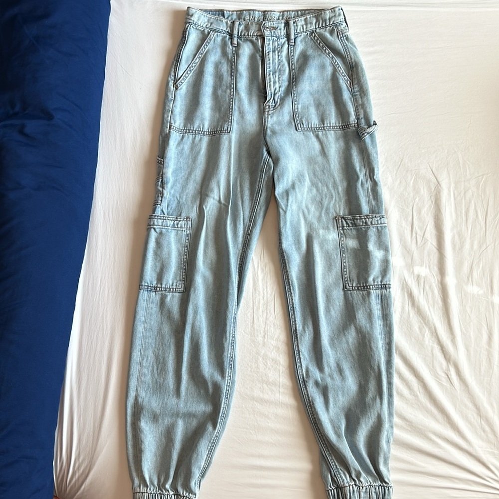 AE High-waisted Baggy Jogger Cargo Jeans - Picture 3 of 3